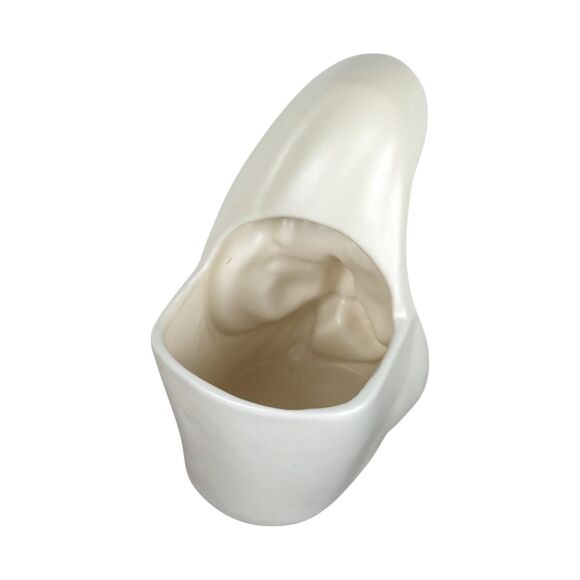 Vintage Haeger Pottery Madonna Planter: White Ceramic Religious Figurine - Picture 3 of 7